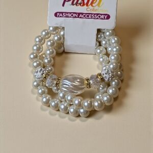 White Pearl Bracelet Set